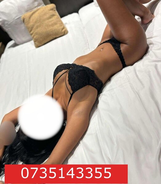 Ana, 19 ani, fac doar deplasari.